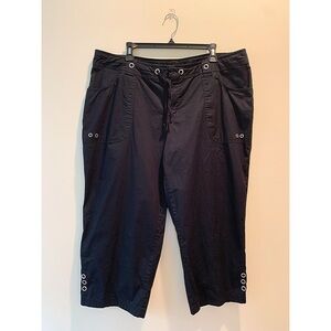 MOSSIMO STRETCH Sz 20W Black Color Stretch Cargo Style Capri